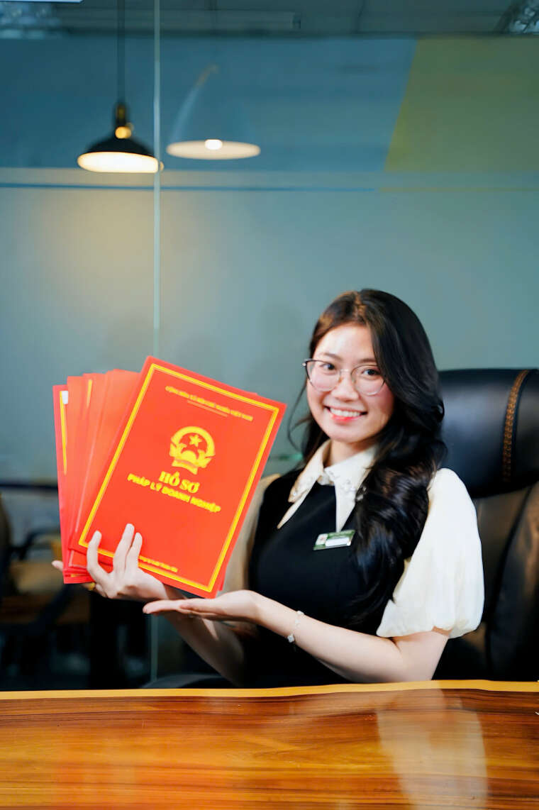 Cán bộ pháp lý Dương Quế Chi